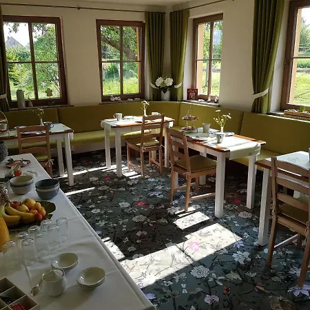 Raupennest Mit Blockhaussauna