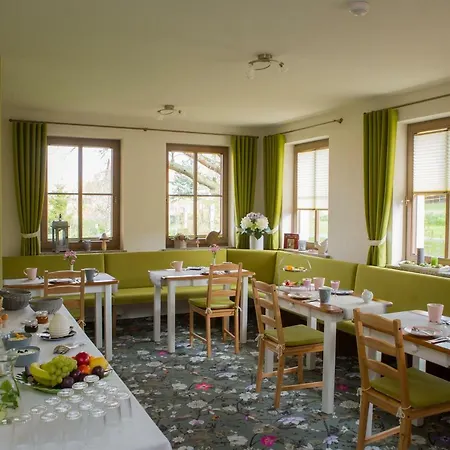 Raupennest Mit Blockhaussauna Bautzen