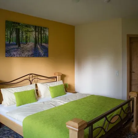 Raupennest Mit Blockhaussauna Pensionat 4*