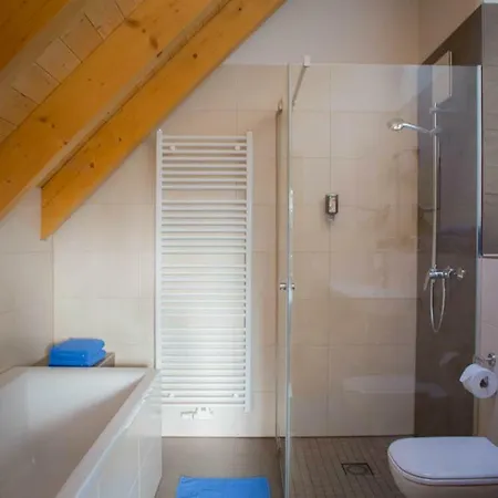 Raupennest Mit Blockhaussauna 4* Bautzen