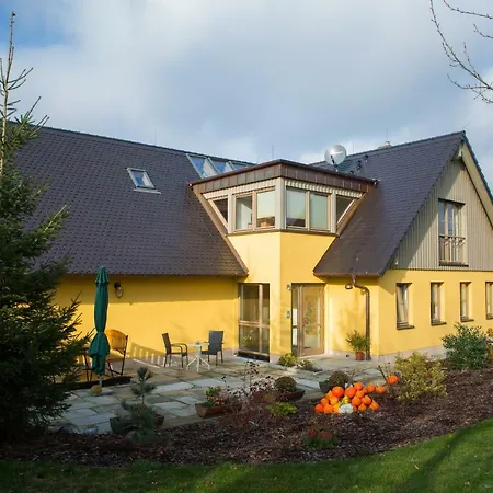 Pensionat Raupennest Mit Blockhaussauna